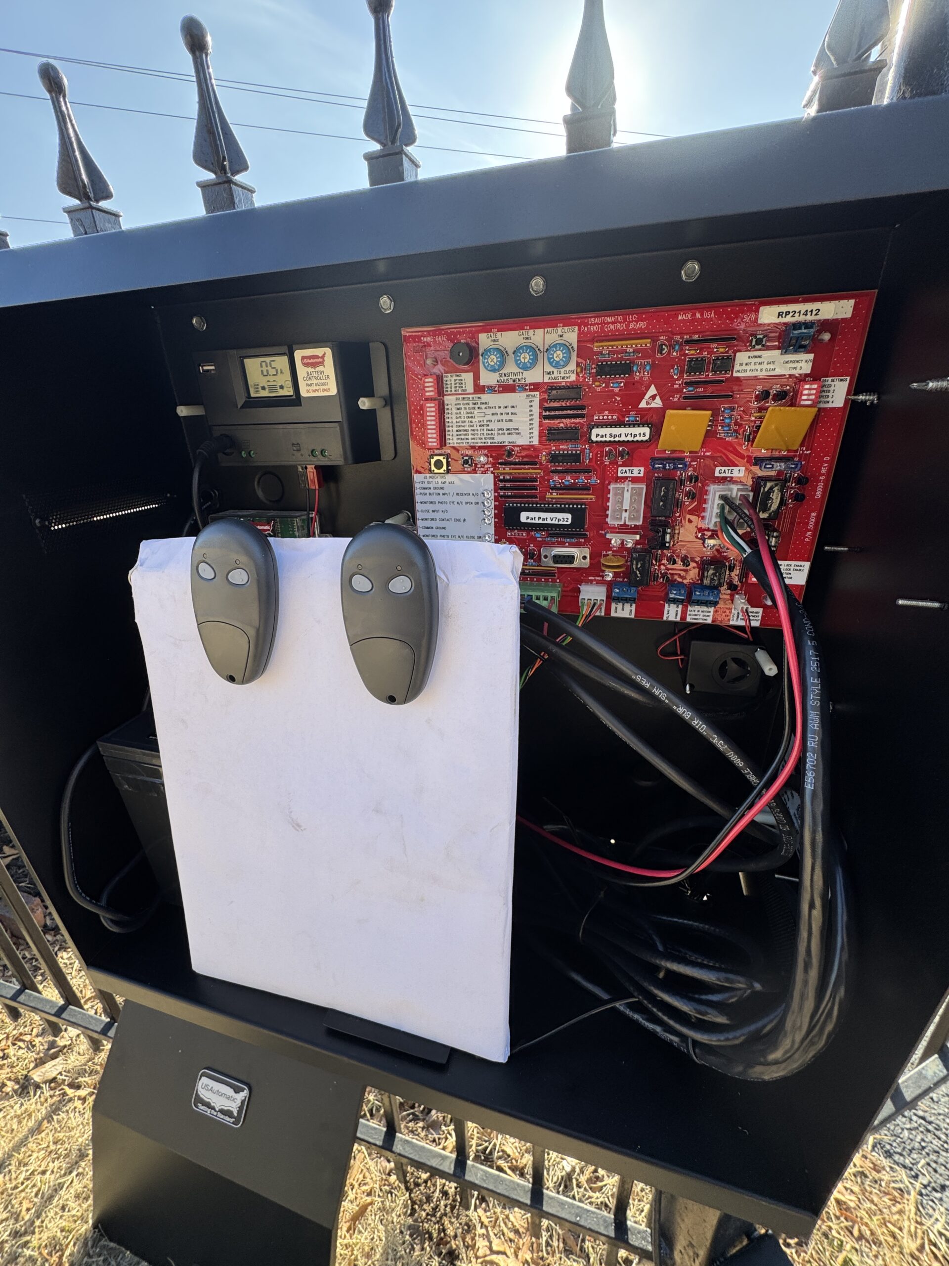 Inlay Automation technician replacing a faulty gate circuit board at a residential property in Memphis, TN